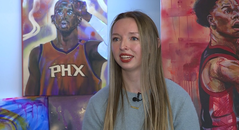 Abby Ickert of Ridgefield paints her love of basketball, March 19, 2023 (KOIN)