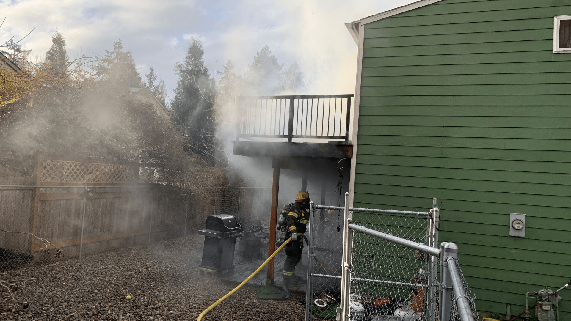 Hillsboro, OR duplex fire kills one; cause under investigation