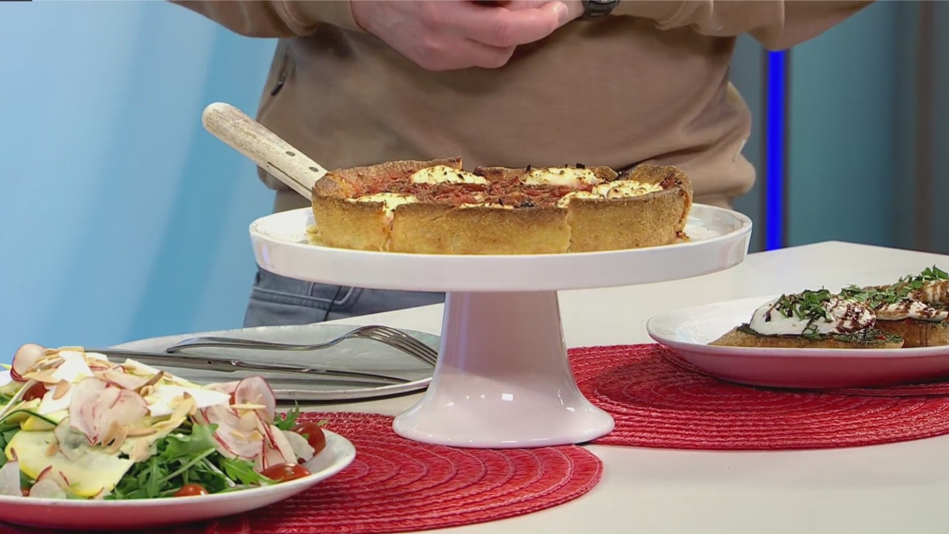 Portland, OR pizza shop offers Chicago-style deep dish