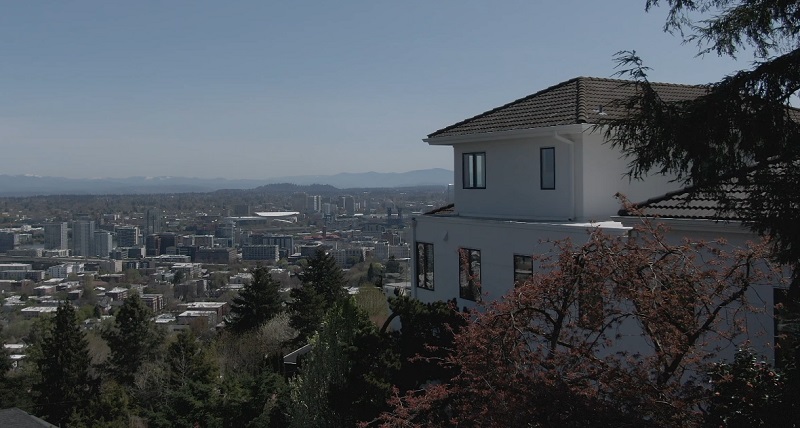 La Mota cannabis company owners Rosa Cazares and Aaron Mitchell rented this house in Portland's West Hills, April 27, 2023 (KOIN)