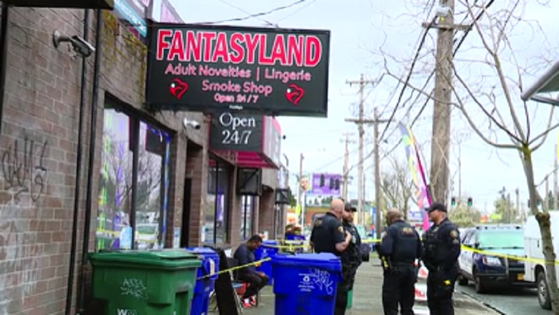 One person was fatally shot inside Fantasyland at SE 52nd and Foster in Portland, April 23, 2023 (KOIN)