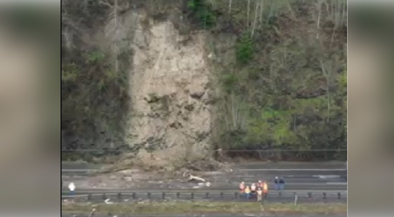 A drone view of the landslide that closed NB I-5 near Woodland for hours, April 10, 2023 (@mjcmm.jacobson )