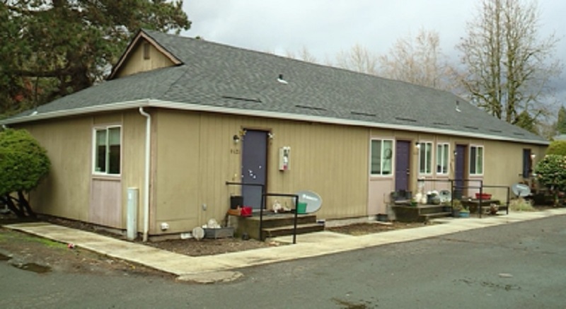 A woman was shot to death at this residence on SE Crystal Springs Boulevard in Portland, April 1, 2023 (KOIN)