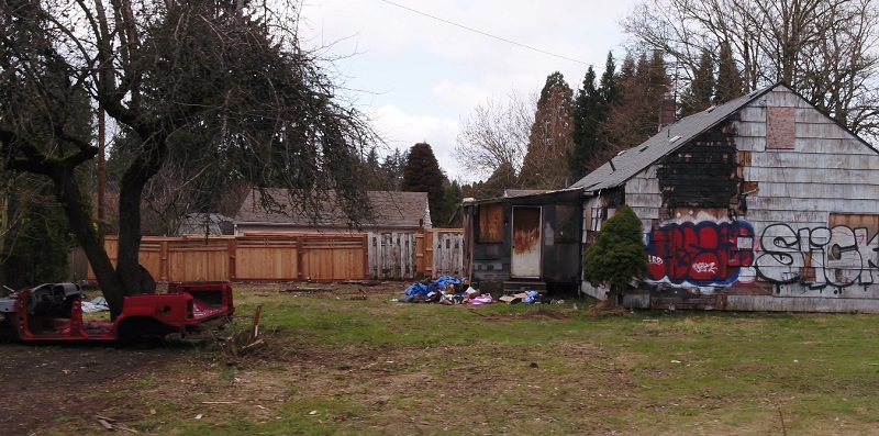 An abandoned house at SE 139th and East Burnside has been taken over by squatters in Portland, April 2023 (KOIN)