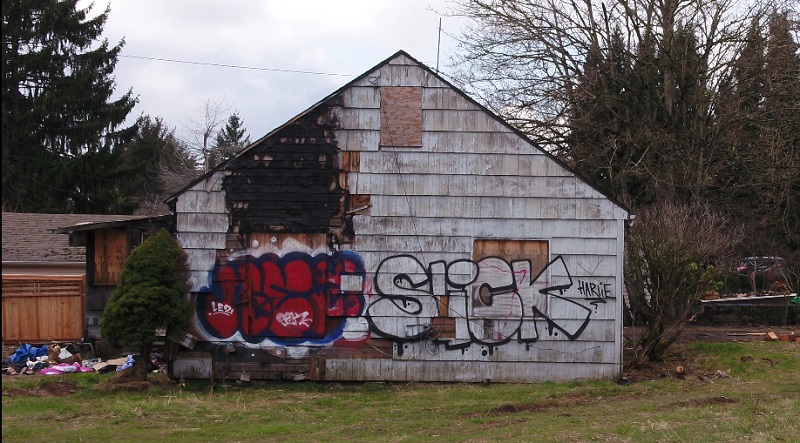 An abandoned house at SE 139th and East Burnside has been taken over by squatters in Portland, April 2023 (KOIN)