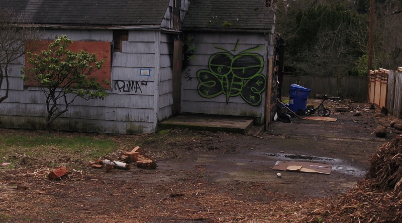 An abandoned house at SE 139th and East Burnside has been taken over by squatters in Portland, April 2023 (KOIN)