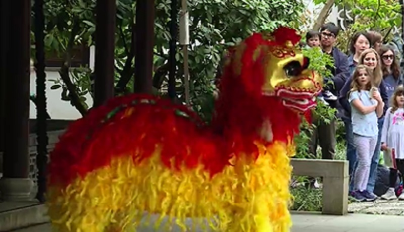 Portland's 3rd annual Oregon Rises Above Hate event included a performance at the Lan Su Chinese Gardens, May 6, 2023 (KOIN)