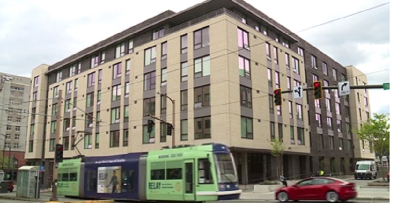 The new Waterleaf Apartments in downtown Portland, May 1, 2023 (KOIN)